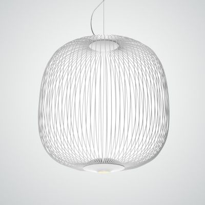 Weiße Spokes Pendelleuchte von Foscarini: Moderne Hängelampe mit filigranem Drahtgestell für Wohnzimmer und Esszimmer.